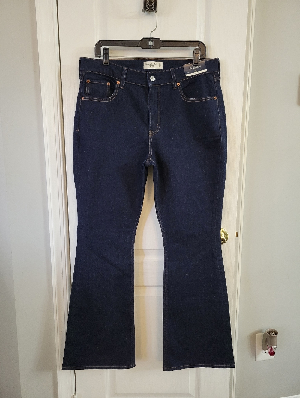 NWT Abercrombie Curve Love Mid Rise Bootcut Jeans Dark Rinse Size 31 Short